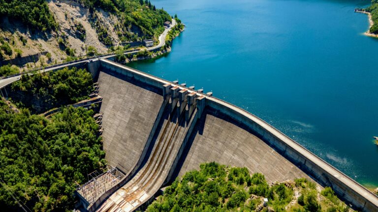 Barrages hydroélectriques : la France relance le dossier