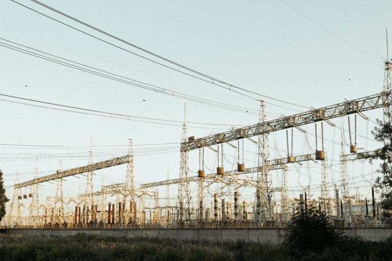 Réseaux électriques européens saturés : 100 Md€ bloqués